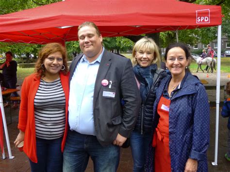 Aber ich hätte sie als katholikin nicht mit diesem glauben vertraut machen können. SPD-Kinderfest auf dem Bertha-von-Suttner-Platz - Doris ...