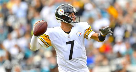 Update your cheat sheets after checking out where we rank the top players and sleepers. Ben Roethlisberger, Chris Boswell Questionable | Fantasy News