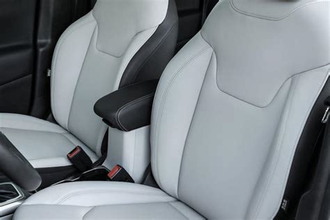2021 Jeep Renegade Interior Review - Seating, Infotainment ...