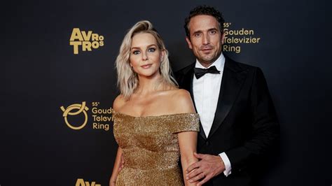 Chantal janzen steekt de draak met nieuwsbericht marco borsato en leontine roos hooijer. Chantal Janzen vreesde voor carrière na geboorte James ...