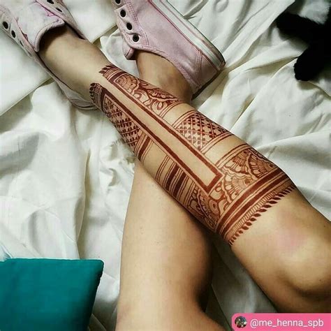 Henna tattoos are composed of various shapes and colors. Jhoshi bby | Henna tattoo designs, Henna, Unique henna