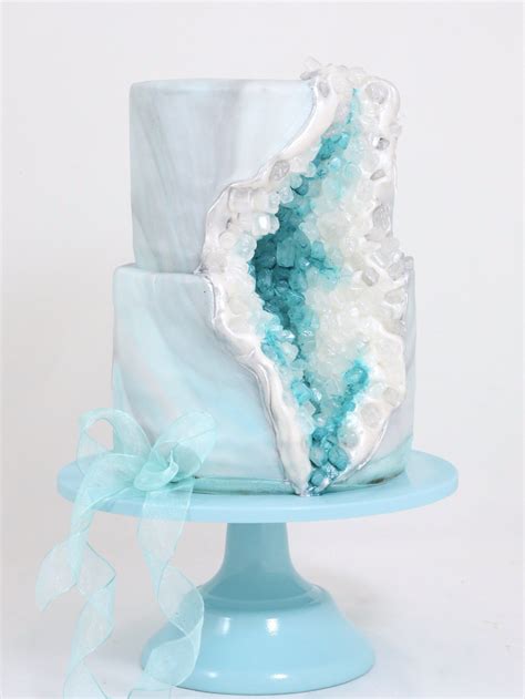 Die eier nach und nach zugeben. Geode Cake Edelsteintorte Türkis | Galaxiekuchen ...