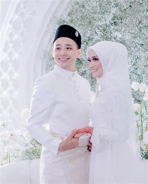 List download lagu mp3 ayda jebat temberang (6:16 min), last update apr 2021. Tak Boleh Move On, Ini Rahsia Awning Hijab Ayda Jebat ...