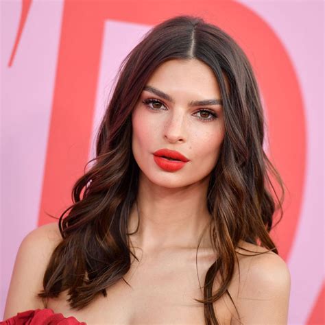 Jan 14, 2021 · emily ratajkowski. Model Emily Ratajkowski postet heißes Nacktfoto | COSMOPOLITAN