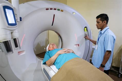 Mri uses a powerful magnetic field, radio frequency pulses and a computer to produce images of your organs, soft tissue, bone and internal structures. Key Differences Between MRI and CT Scan - MRI vs. CT Scan ...