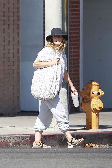 Browse a wide variety of local yoga studio spaces through out los angeles, ca and book your venue in minutes on giggster. DREW BARRYMORE Leaves Yoga Class in Los Angeles 07/14/2018 ...