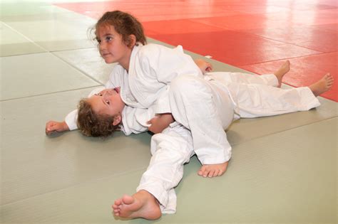 Hier erfahren sie ab welchem alter judo für kinder sinnvoll ist? Prä-Judo für Kinder von 4 bis 6 Jahren - Herzogenburg ...