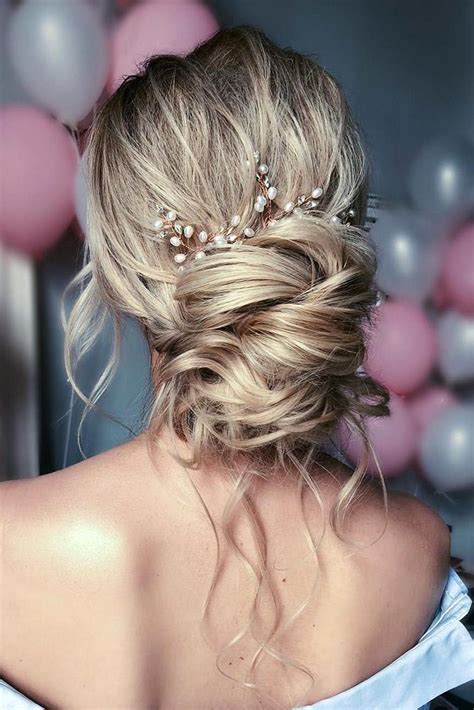 Most girls and their friends want to play around with their dress, accessories, and jewelry, as well as their hair. 36 Chic Looks With Elegant Wedding Hairstyles - The UnderCut