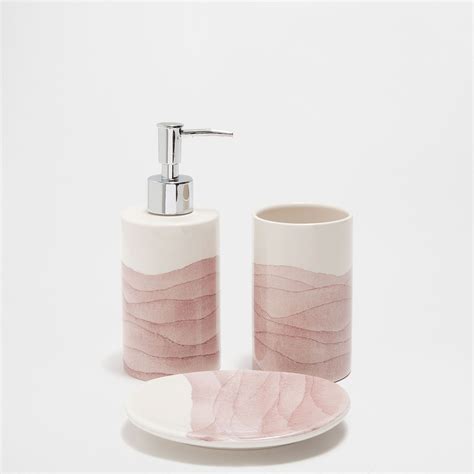 See more ideas about bathroom design, bathroom inspiration, pink bathroom. AARDEWERKEN BADKAMERSET MET ROZE SCHADUW | Pink bathroom ...