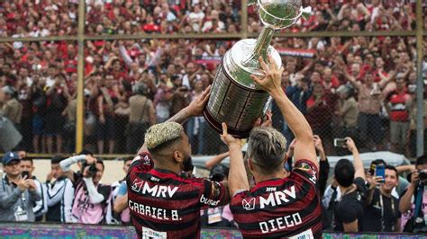 Apesar da grande vantagem aberta pelo flamengo na primeira partida, o inter foi para cima até conseguir a virada e se. Saiba onde assistir Flamengo x River Libertadores 2019