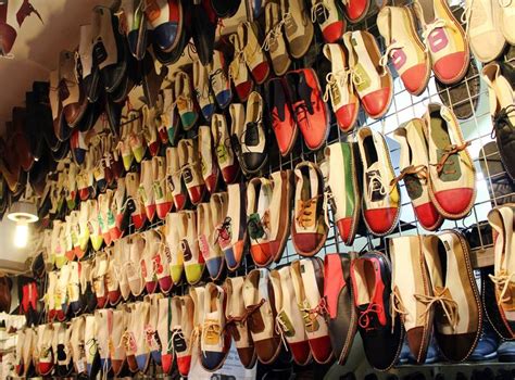 Ben Calçat. Porqueras, traditional Mallorcan shoe, handmade production ...