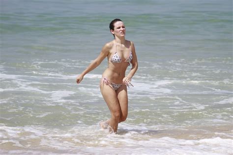 Prodotti 19012 prodotti per musica bianca neonati. Bianca Bin curte praia com o marido - Quem | QUEM News