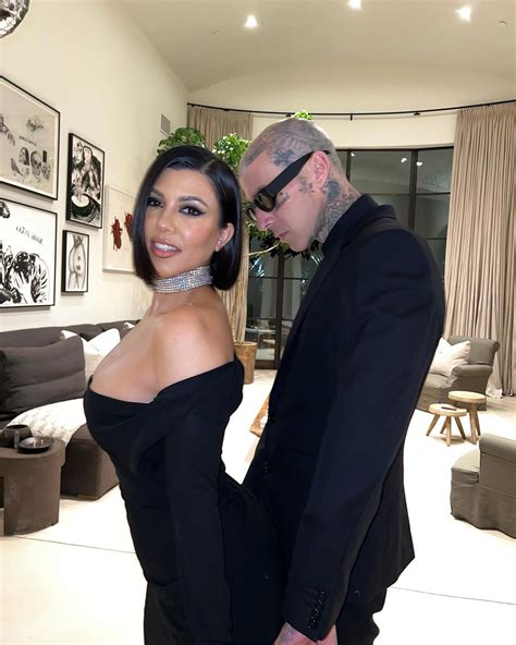 Travis Barker buries face in Kourtney Kardashian’s booty