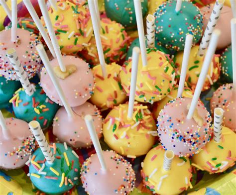 If you are going to stack the oreo balls, make sure you put parchment paper or wax paper in between the balls. Oreo Cake Pops are an easy recipe with only three ...