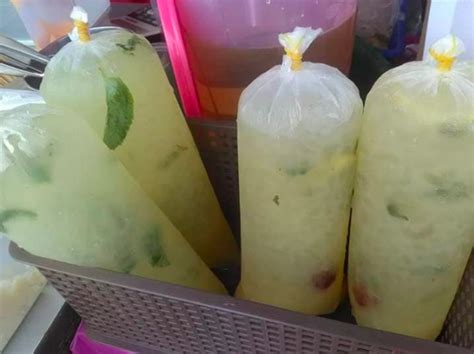 Sukatan untuk 1 balang air daun pudina rm2.00 lemon 4 biji sunquick 100g serbuk asam knor 100g air gula 1 liter. Resepi Lemon Pudina Ais & Laici Asam Boi Untuk Berbuka ...