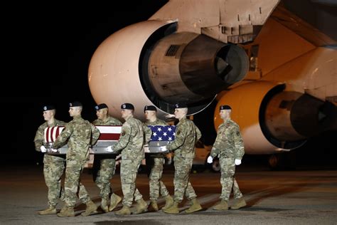 Jun 24, 2021 · kábul může padnout už za půl roku, odhadují americké tajné služby 24. Pri výbuchu bomby v Afganistane zomreli traja vojaci USA ...