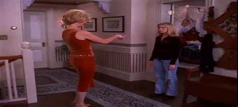 She says she believes a man she was living with at the time may have rented the tape for his young daughters. Pin on (tv)~Sabrina the Teenage Witch