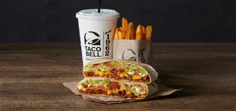 Pengendali francais taco bell malaysia, harris beh, berkata pembukaan pertama taco bell itu bertempat di cyberjaya dan bakal menjadi penanda aras jenama itu di negara ini. Crunchwrap Supreme - Taco Bell Malaysia