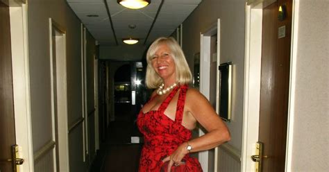 Congratulations, you've found what you are looking paradise for nylon lovers movie ? mature lovers: SANDY SECRETS en lingerie dans un hôtel