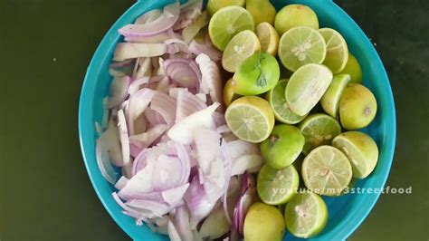 This indo chinese recipe has been altered completely according to indian cooks and given a new form and chicken 65 can be made in the form of dry and gravy. Restaurant Style Indian Chicken Fried Rice | MAKING OF CHICKEN FRIED RICE street food - YouTube