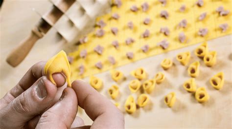 Check spelling or type a new query. Come fare i tortellini: la ricetta de Il Giornale del Cibo