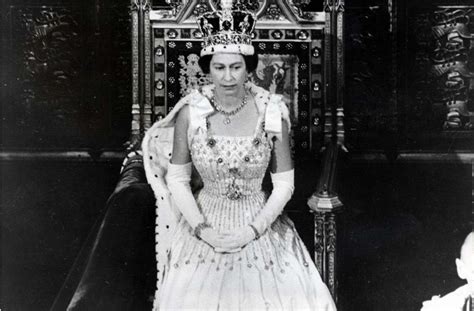 Queen Elizabeth II. eröffnete das britische Parlament 1966 ...