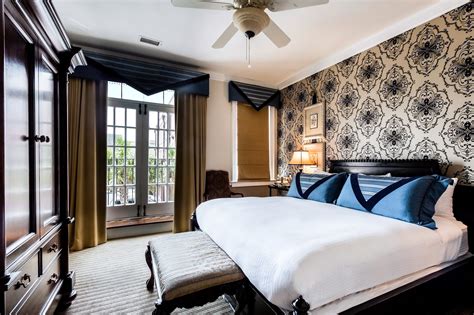 Then, start each day with a sumptuous breakfast before you set out on a holy city adventure. Hotel Room in Charleston with King Bed: Signature King at ...