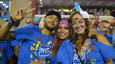 Neymar da silva santos júnior (brazilian portuguese: Neymar feiert Karneval-Party im Sambodrom - Frankreich ...