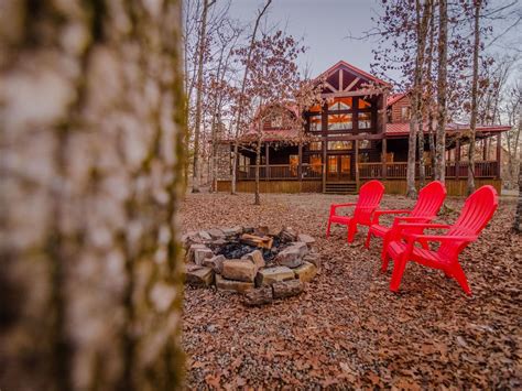 This luxury cabin has everything you could dream of to make your get away one to remember! Cabin Fever is a luxurious 2 story, 4 Bedroom 3 ½ bath log ...