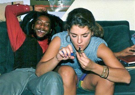 This brooke shields photo might contain bouquet, corsage, posy, and nosegay. Brooke Shields Denies She is Woman in Online Dope Smoking ...