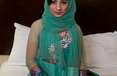 nadia ali pakistani liberal doing hijab while