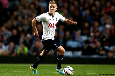 Holtby began his professional career with alemannia aachen. Schalke Midfielder Lewis Holtby Plays Down Arsenal ...